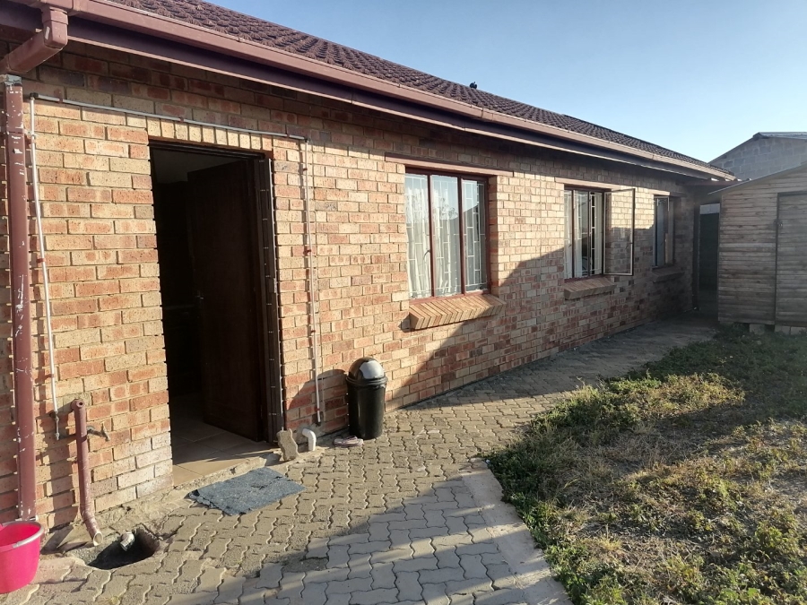 To Let 3 Bedroom Property for Rent in Vista Park Free State